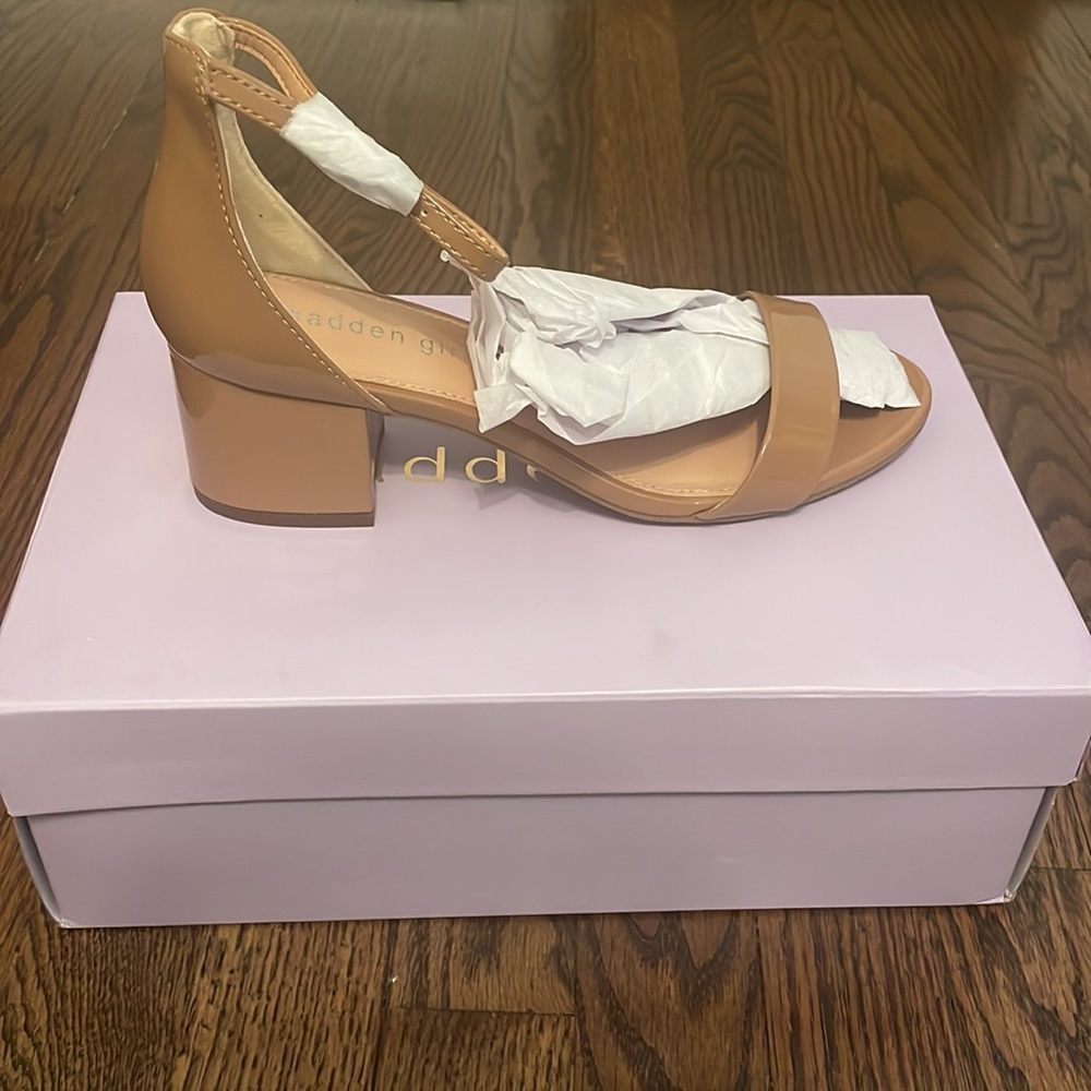 NEW! Madden Girl Ileana heel